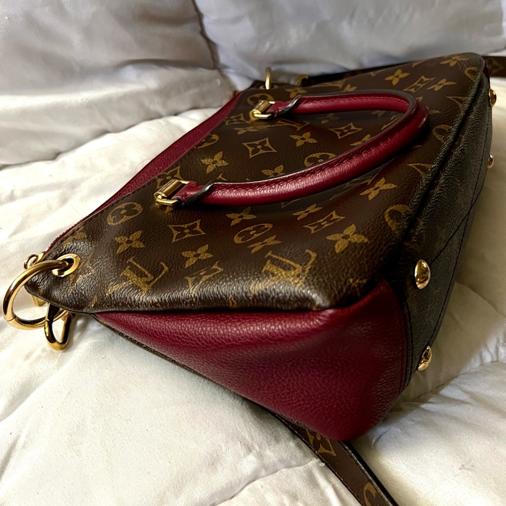 👑✅PRICE FIRM✅AUTHENTIC Louis Vuitton Pallas BB. NO STRAP - Picture 4 of 17